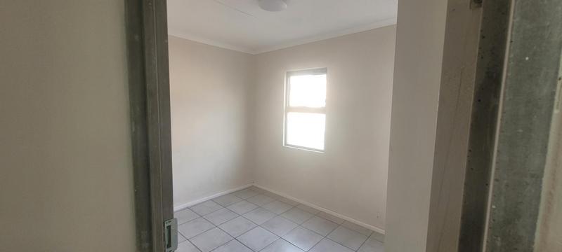 To Let 2 Bedroom Property for Rent in De Almeida Western Cape